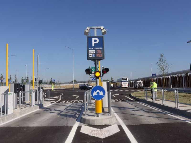 Parcheggio Villa Costanza tramvia autostrada A1 costi e come funziona